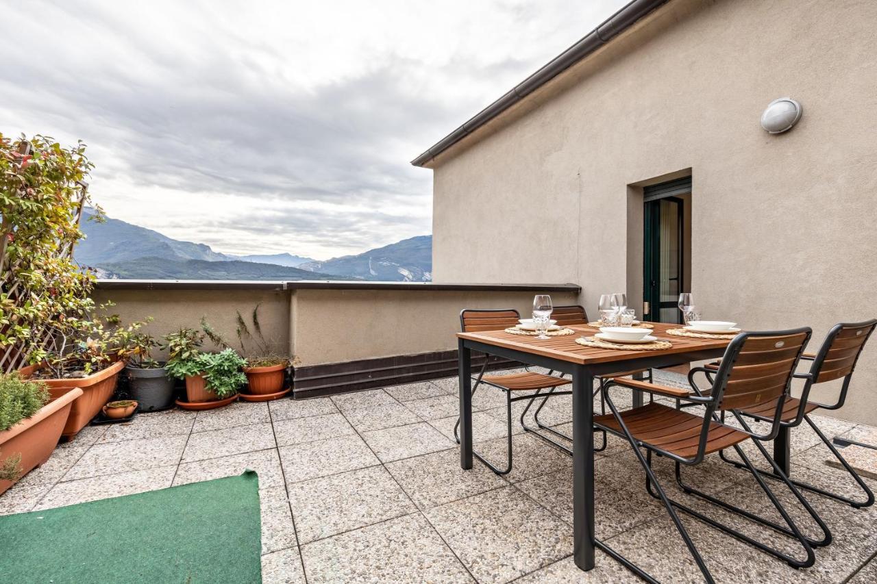 La Terrazza Di Vincent Sul Garda Apartment Riva del Garda Luaran gambar